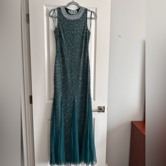 Beautiful Night Gown - Picture 2 of 7